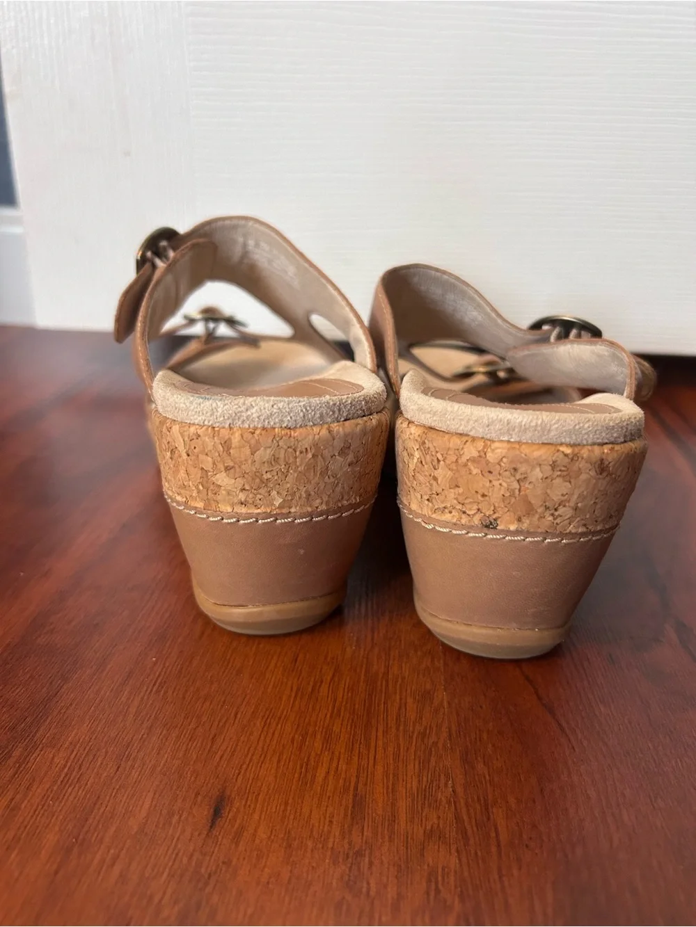 Dansko Carla Leather wedge sandals in Cognac- Sz 39/ US 8.5-9